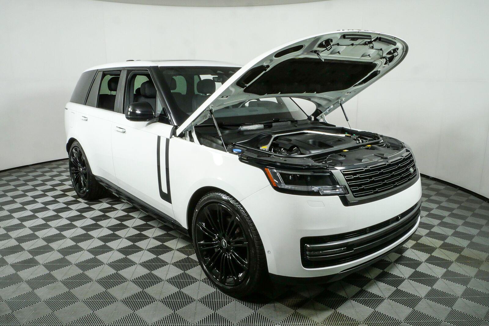Used 2024 Land Rover Range Rover SE AWD/4WD image 38