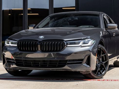 Used 2021 BMW 530i RWD image 3