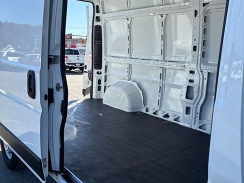 Used 2023 RAM ProMaster 2500 FWD image 23