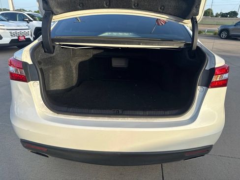 Used 2014 Toyota Avalon Limited w/ Technology Package FWD image 11