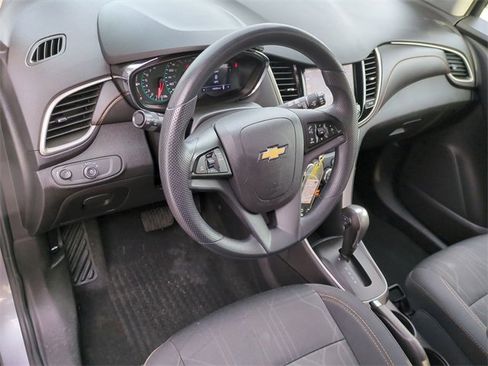 Certified 2020 Chevrolet Trax LT image 11
