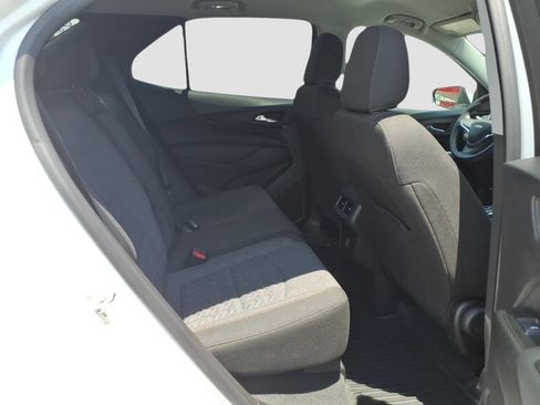 Used 2024 Chevrolet Equinox LT FWD image 12