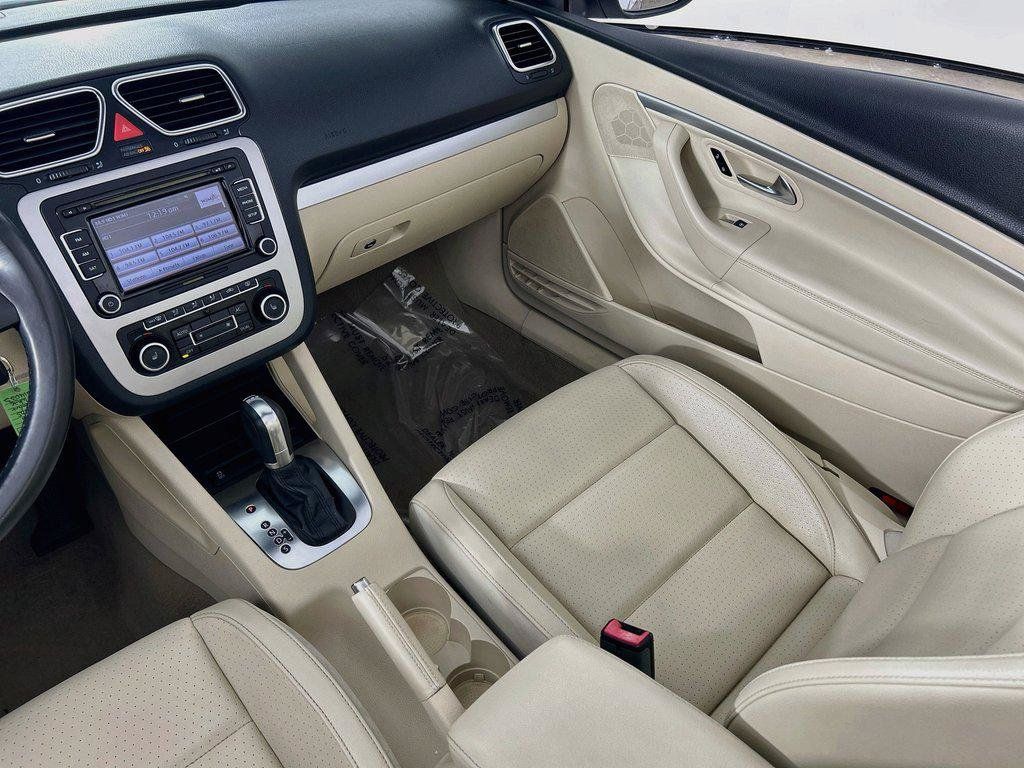 Used 2012 Volkswagen Eos Komfort FWD image 21