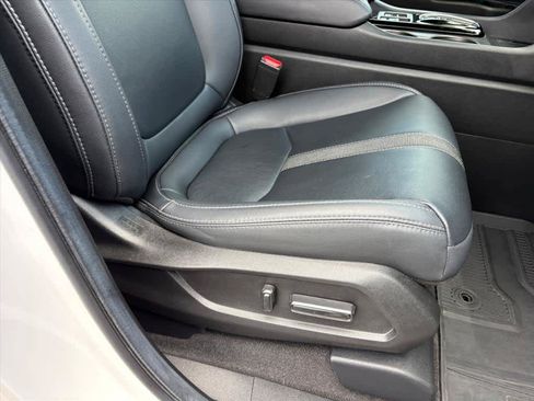 Used 2024 Honda Pilot EX-L image 6