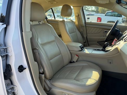 Used 2016 Ford Taurus SEL FWD image 22