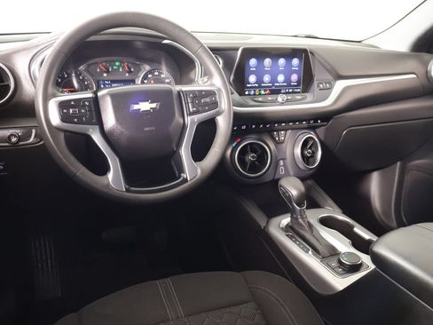 Used 2021 Chevrolet Blazer LT FWD image 2