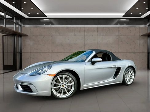 Used 2019 Porsche 718 Boxster image 10