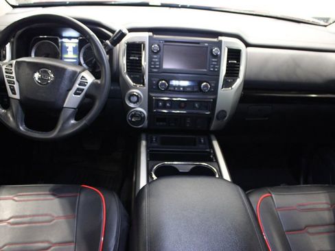 Used 2018 Nissan Titan SV w/ SV Convenience Package image 7