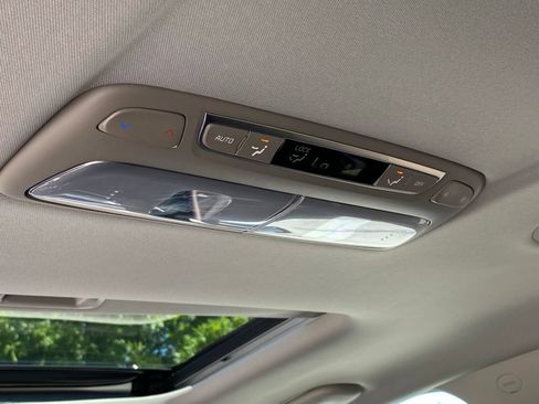 Used 2025 Kia Telluride S AWD/4WD image 30
