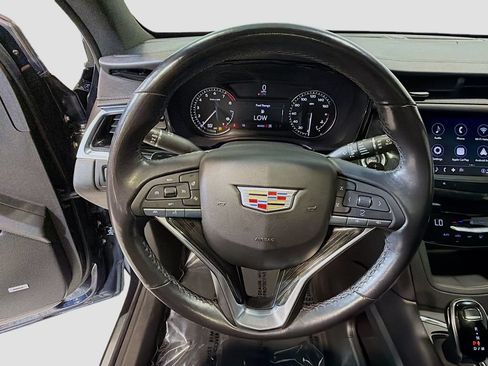 Used 2022 Cadillac XT6 Premium Luxury AWD/4WD image 13