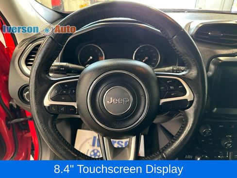 Used 2018 Jeep Renegade Latitude w/ UConnect 8.4 Nav Group AWD/4WD image 18