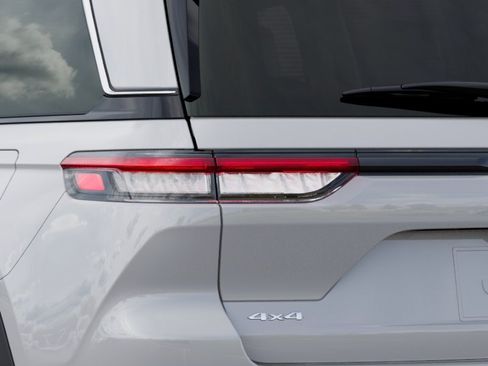 New 2026 Jeep Grand Cherokee Laredo AWD/4WD image 5