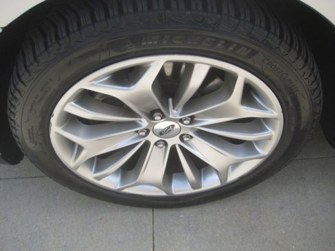 Used 2018 Ford Taurus Limited FWD image 11