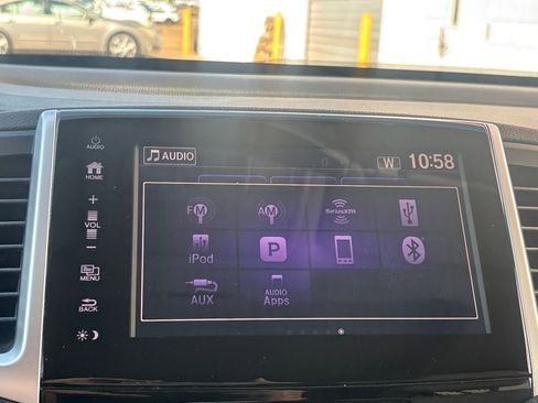 Used 2017 Honda Pilot EX-L image 11