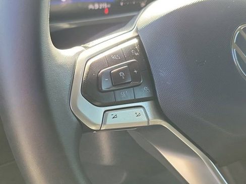 Used 2023 Volkswagen Tiguan SE image 24