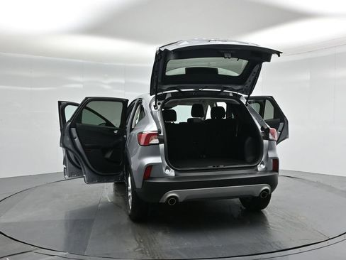 Used 2022 Ford Escape SE image 30