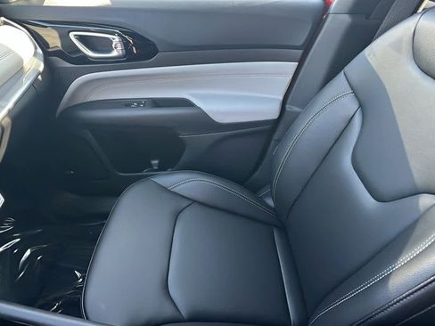 New 2026 Jeep Compass Limited image 12