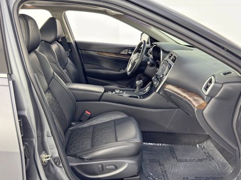 Used 2018 Nissan Maxima Platinum image 15