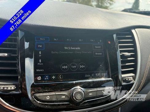 Used 2018 Chevrolet Trax LT w/ LT Convenience Package FWD image 18