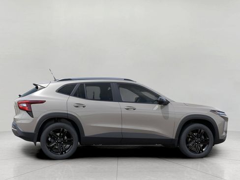 New 2026 Chevrolet Trax ACTIV w/ Sunroof Package FWD image 5