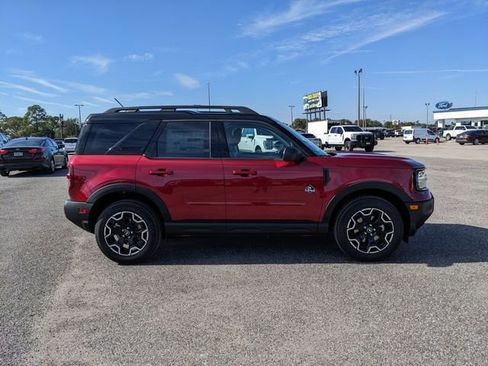New 2025 Ford Bronco Sport Outer Banks image 3