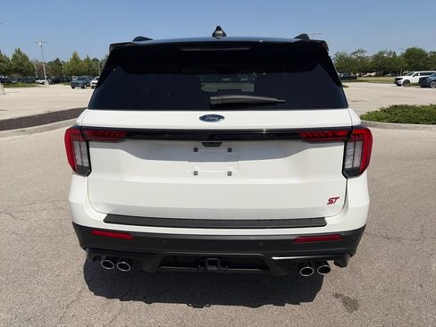 Used 2025 Ford Explorer ST w/ Sun And Sound Package AWD/4WD image 6