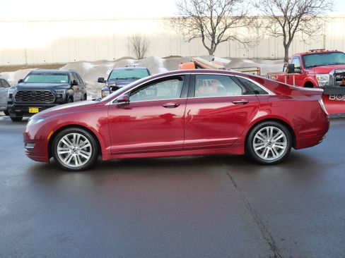 Used 2014 Lincoln MKZ image 4