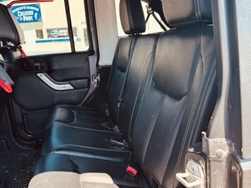 Used 2014 Jeep Wrangler Rubicon image 8