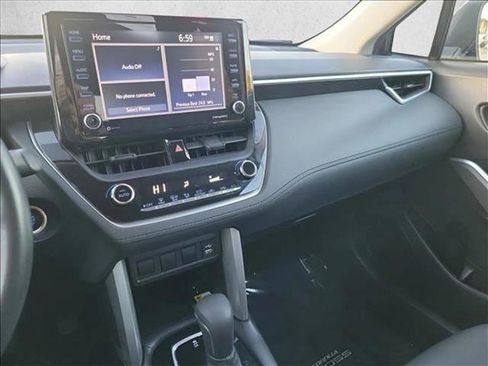 Used 2022 Toyota Corolla Cross LE AWD/4WD image 14