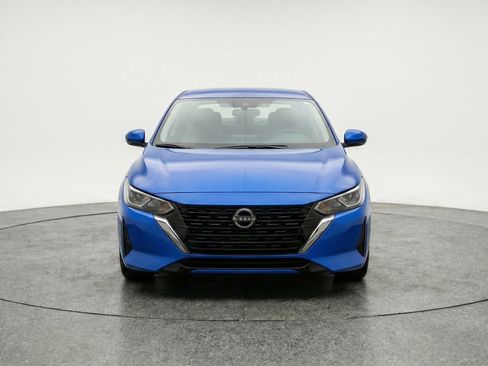 Used 2025 Nissan Sentra SV FWD image 2