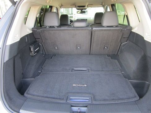 Used 2025 Nissan Rogue SL AWD/4WD image 15
