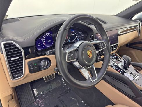 Used 2022 Porsche Cayenne S Platinum w/ Premium Package Plus image 14