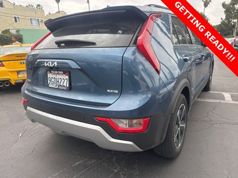 Used 2023 Kia Niro EX image 6