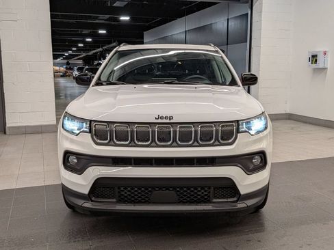 Certified 2022 Jeep Compass Latitude w/ Sun and Sound Group FWD image 10