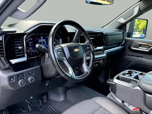 Used 2024 Chevrolet Silverado 2500 LT AWD/4WD image 16