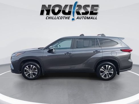 Used 2023 Toyota Highlander XLE image 5
