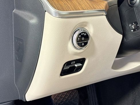 Used 2023 Mercedes-Benz C 300 Sedan image 9