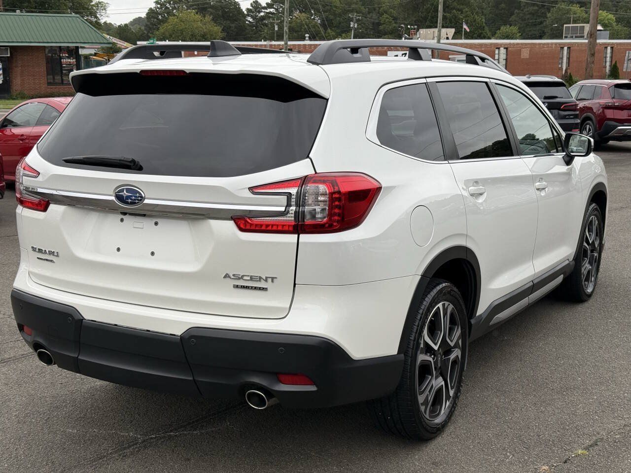 Used 2023 Subaru Ascent Limited AWD/4WD image 8
