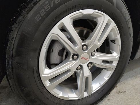 Used 2024 GMC Terrain SLE image 31