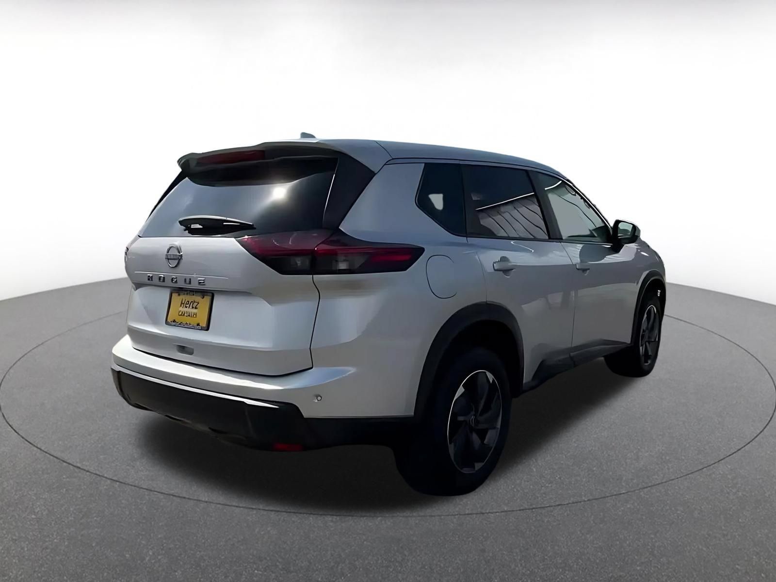 Used 2025 Nissan Rogue SV FWD image 13