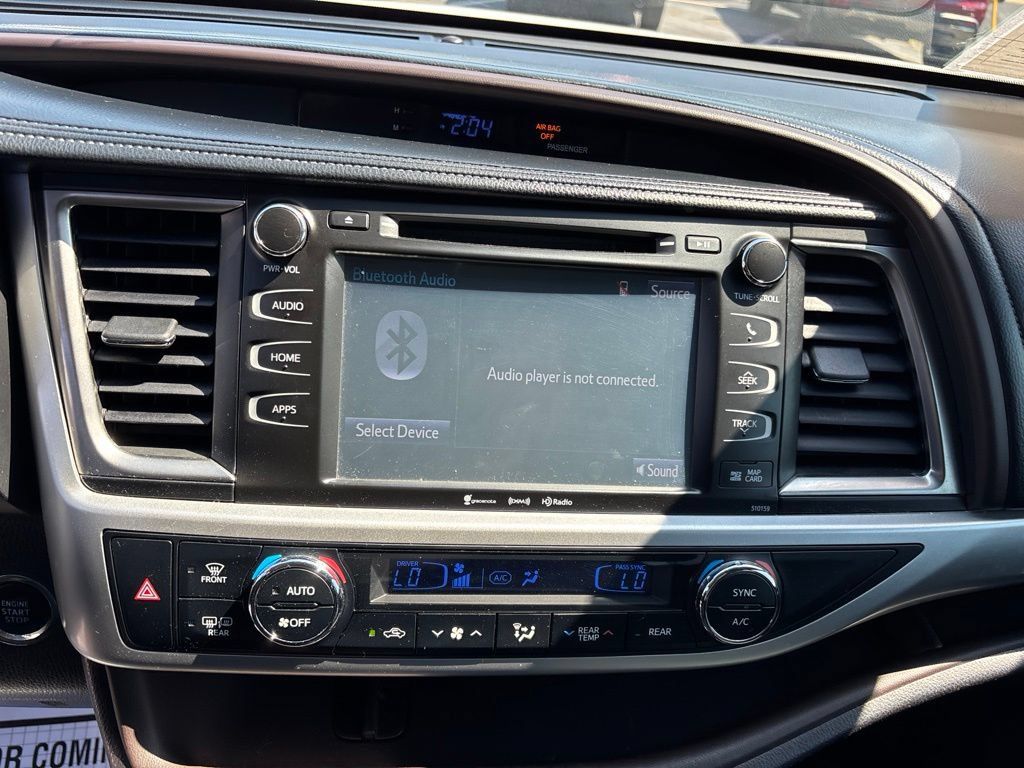 Used 2016 Toyota Highlander XLE FWD image 21
