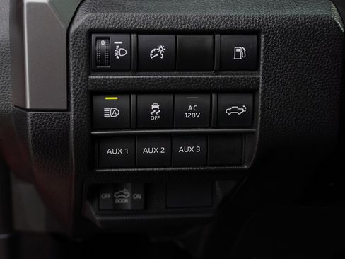 Used 2025 Toyota Tacoma TRD Off-Road image 18