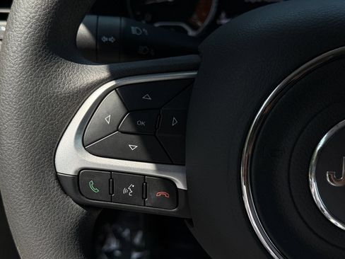 Used 2023 Jeep Renegade Latitude AWD/4WD image 26
