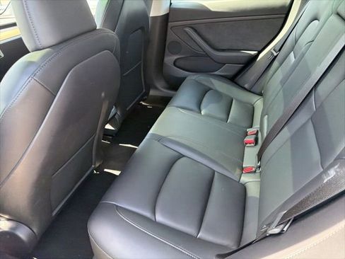 Used 2023 Tesla Model 3 Standard Range image 9