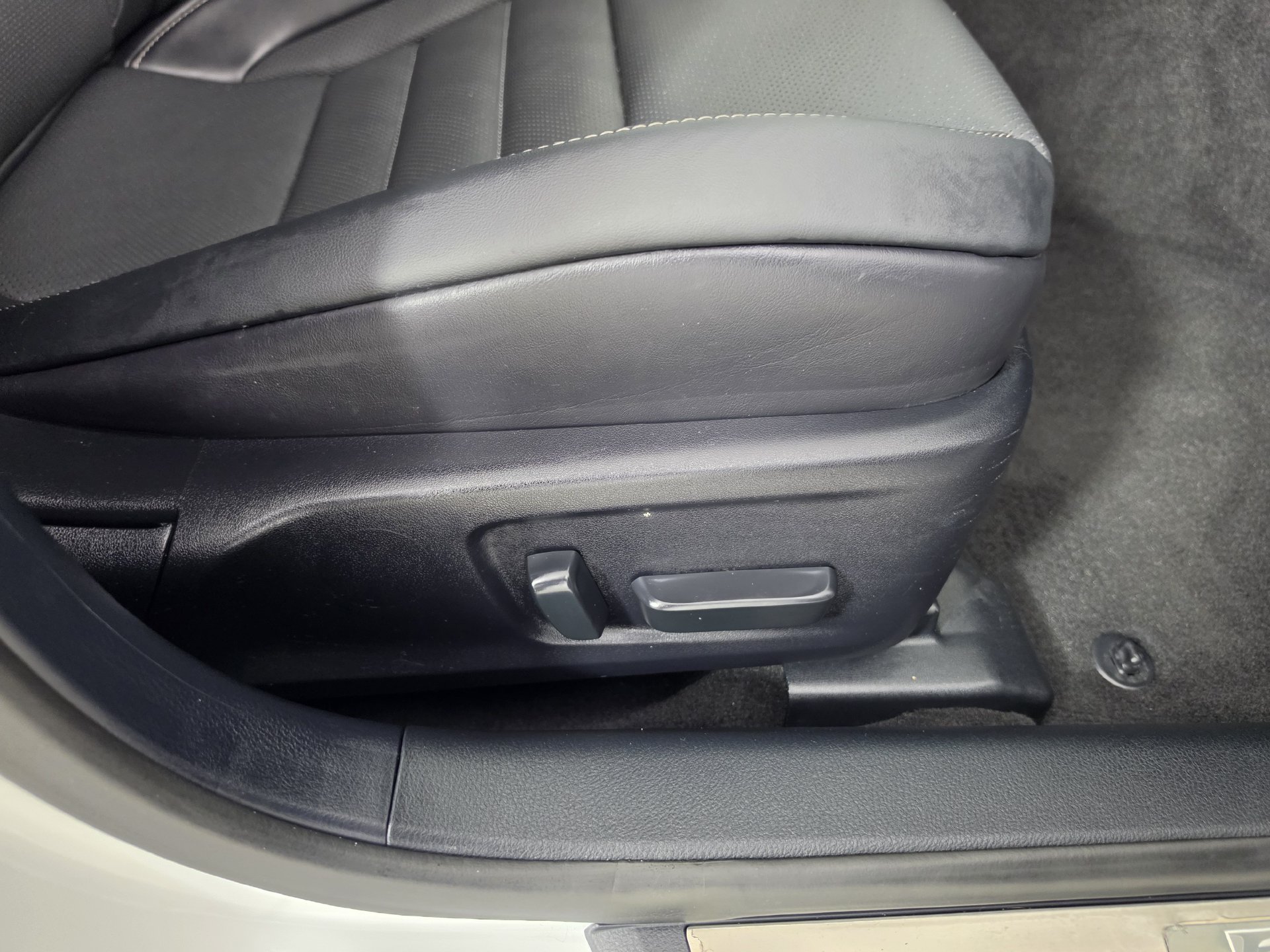 Used 2024 Lexus IS 350 F Sport w/ Memory Package AWD/4WD image 31