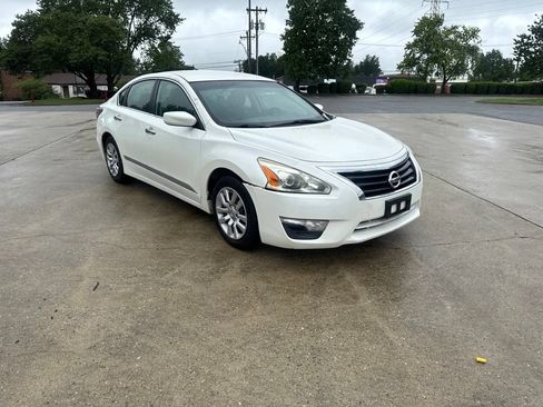 Used 2014 Nissan Altima 2.5 S FWD image 5