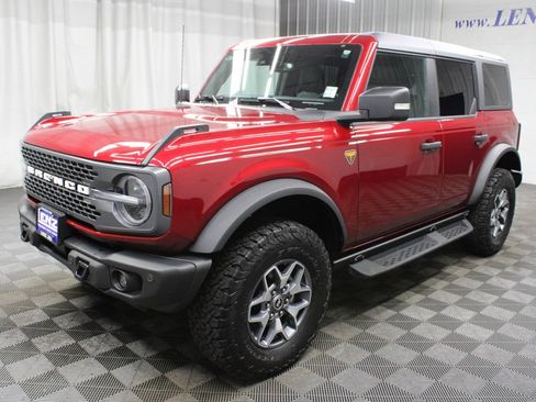 Used 2025 Ford Bronco Badlands AWD/4WD image 9