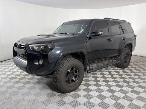 Used 2020 Toyota 4Runner TRD Off-Road Premium w/ Moonroof Package AWD/4WD image 3
