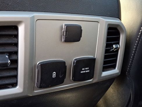 Used 2019 Ford F150 Lariat image 12