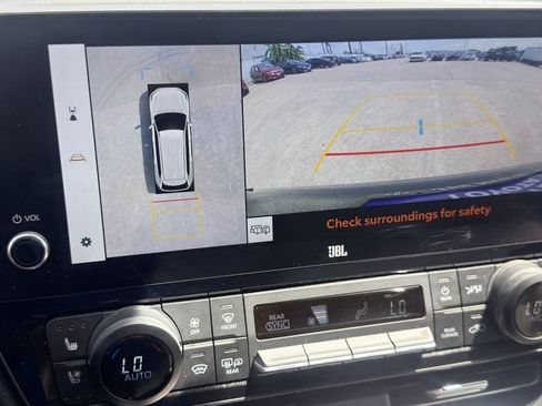 Used 2025 Toyota Grand Highlander AWD image 16